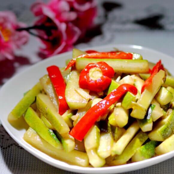 美味的红椒炒瓠瓜