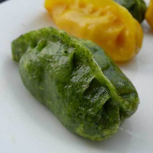 五彩的蔬菜汁蒸饺