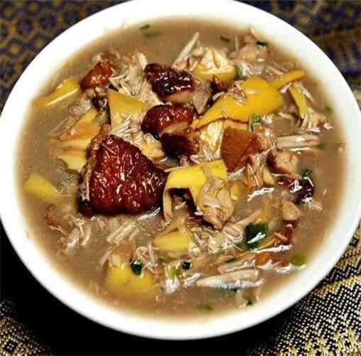 不错的美食红烧罐头煮芭蕉花
