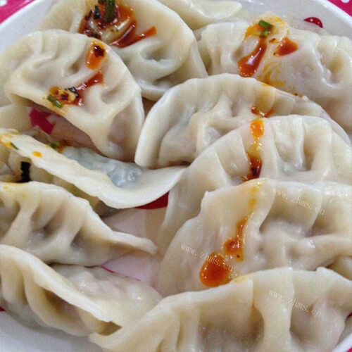好吃到爆的猪肉芹菜饺
