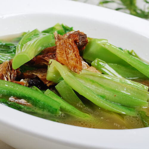 美味的白贝清煮油麦菜