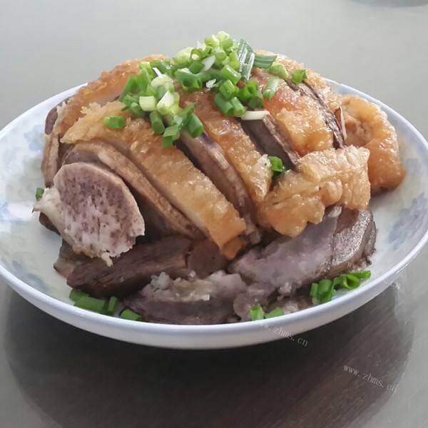 五花肉炆香芋
