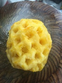 美味的桂圆菠萝汤做法图解1)