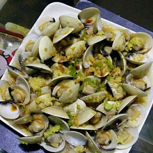 鲜美的蒜蓉粉丝蒸白贝