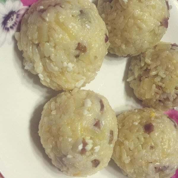 热腾腾的韩式饭团