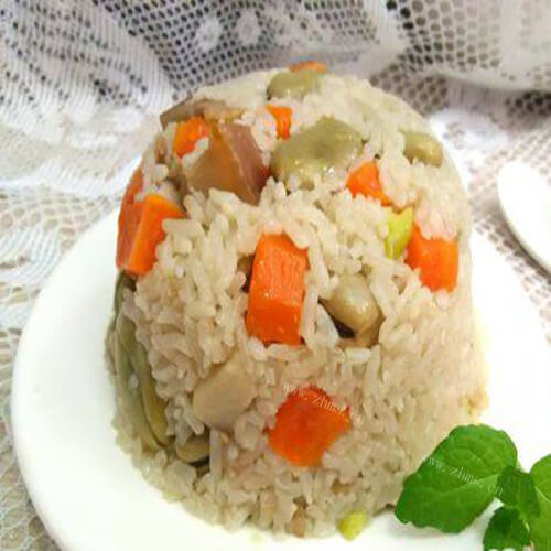 蚕豆胡萝卜焖饭