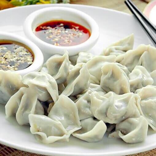 自制莴笋叶肉馅饺子