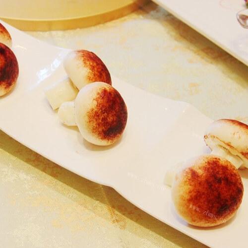 回味无穷豆沙馅蘑菇包