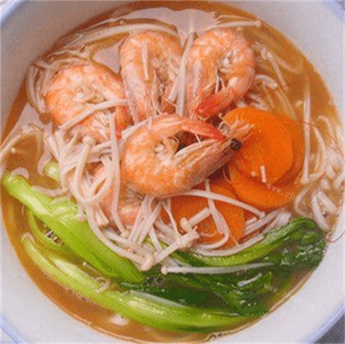 家常杂蔬鲜虾面