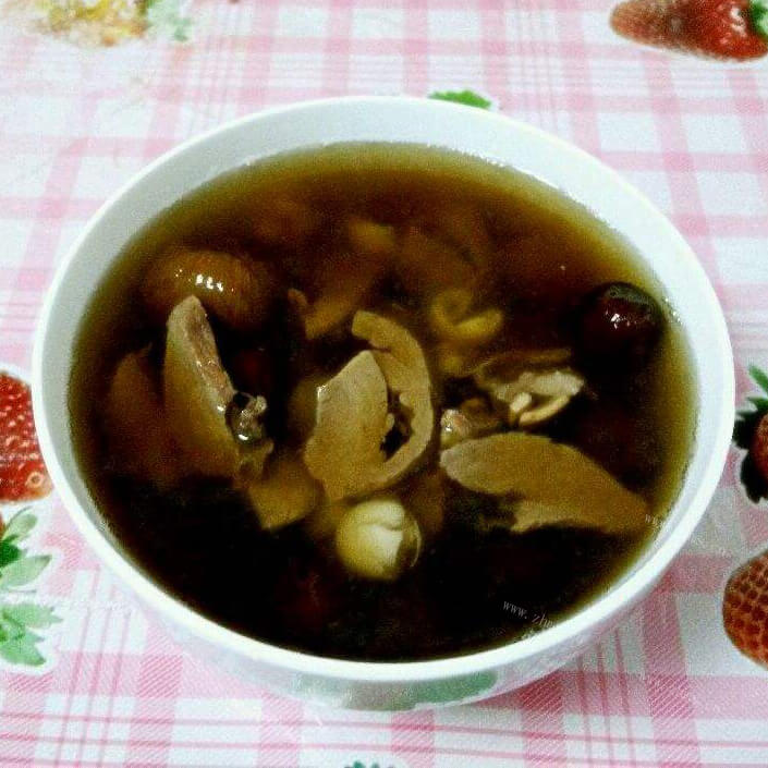 简单莲子桂圆猪心汤