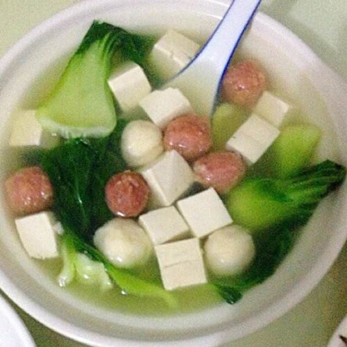 美味青菜豆腐肉丸汤