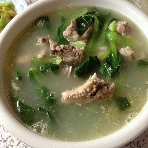 营养青菜腊鸡腿排骨汤