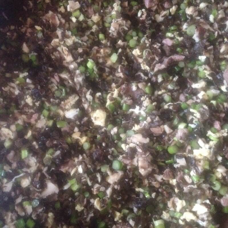 自制香菇木耳饺子做法图解7)