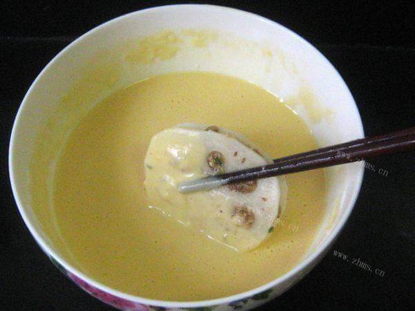 美味的冬至炸藕盒做法图解5)