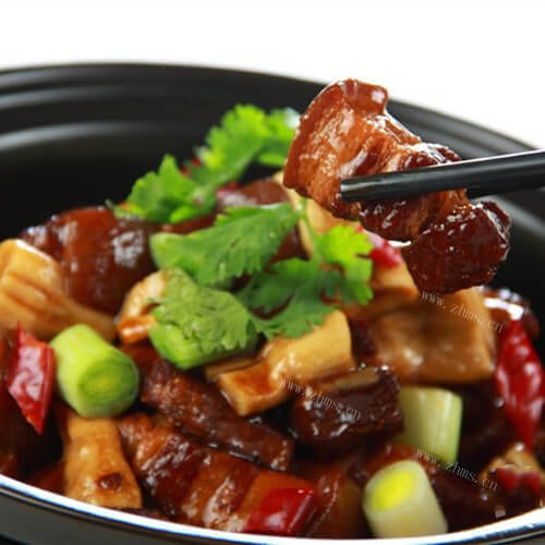 好吃的春笋烧肉块