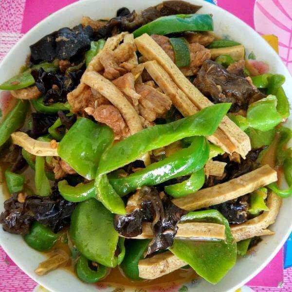 家常菜虾皮豆干炒尖椒