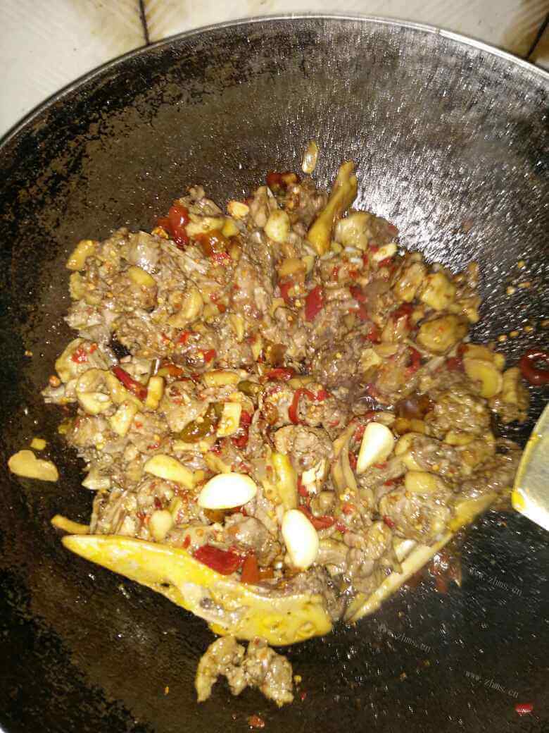 美味的红烧莴笋鸭做法图解9)