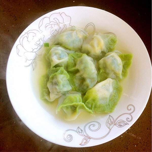 美味的袖珍白菜饺子