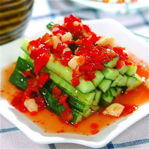 诱人的双色蜜汁瓜条