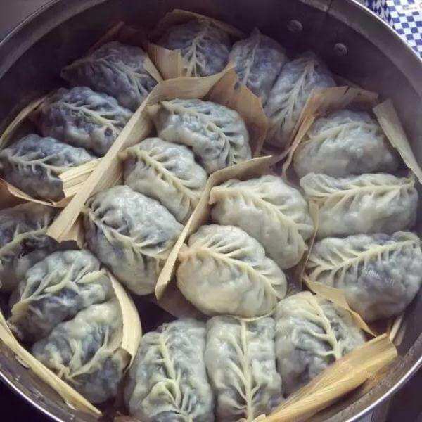 好吃的盐西菜包子