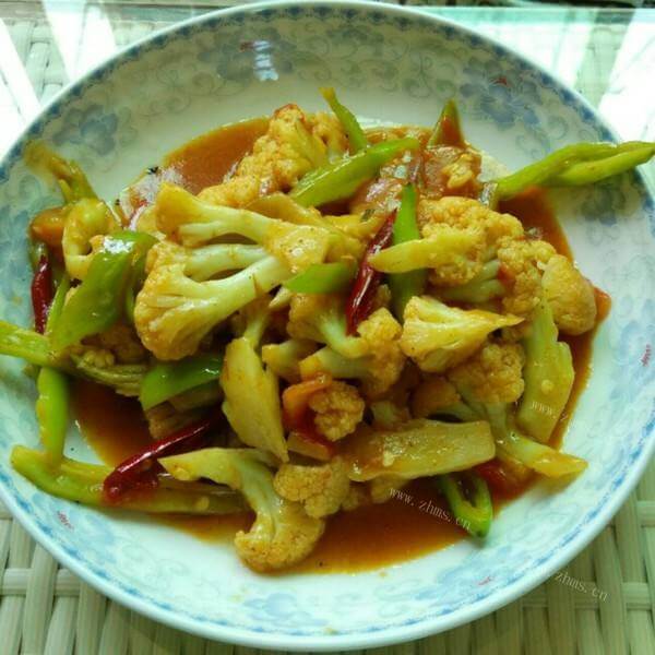 美味的咖喱鸡片菜花