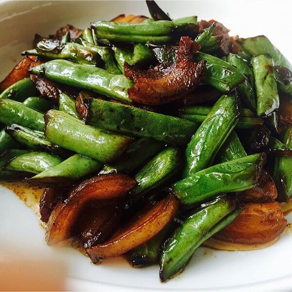美味蛋香猪蹄炒四季豆