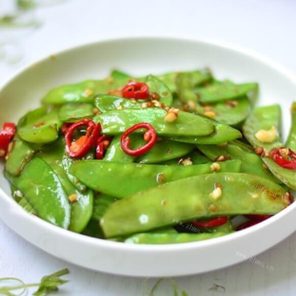 美味的蒜蓉炒宽豆角