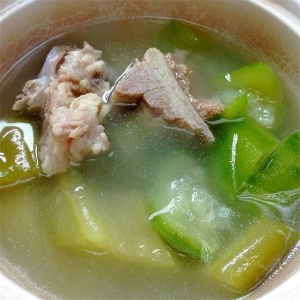 好吃的龙骨丝瓜汤