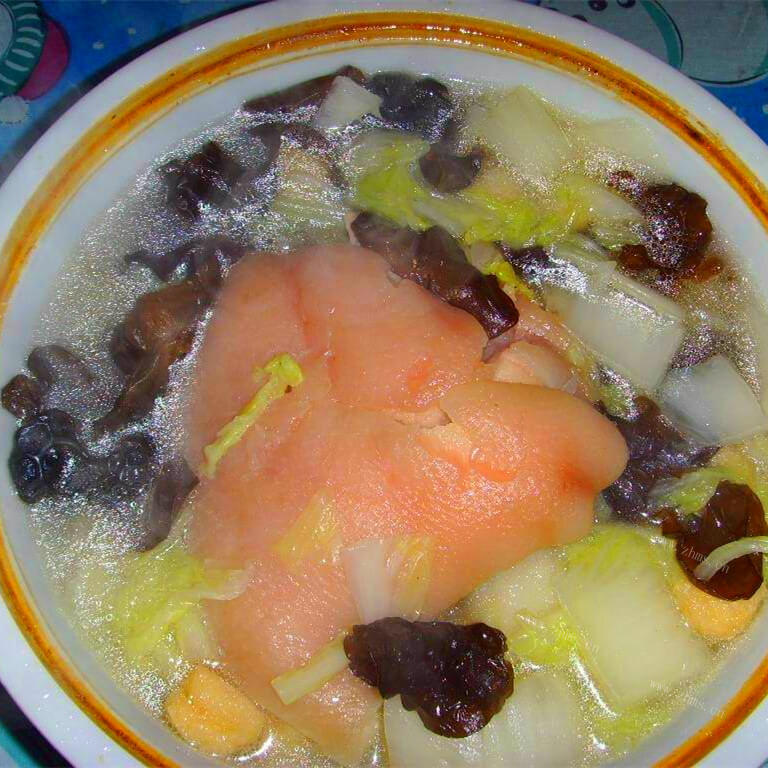 美味的蹄膀莲藕汤