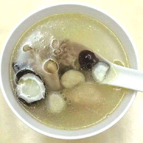 营养的海鲍鸡汤