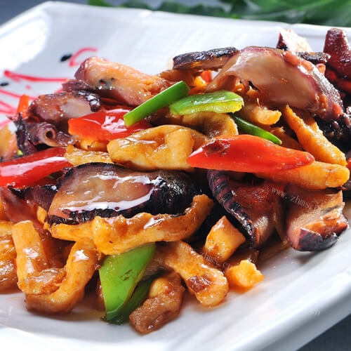 美味的小油白菜炒香茹