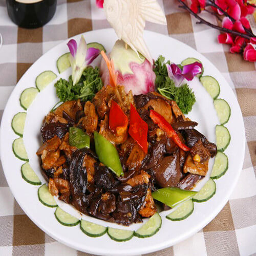 自制野生菌红蘑炒肉