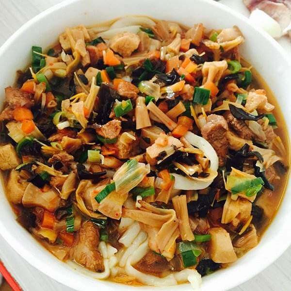 妈妈做的猪肉臊子面