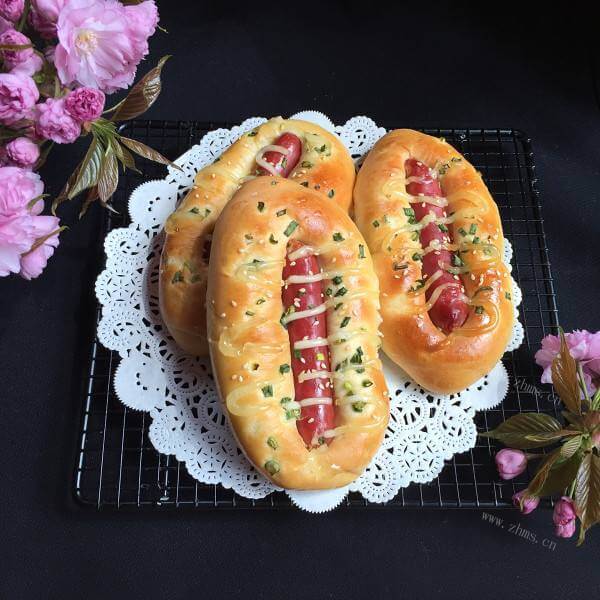 美味的肠仔面包