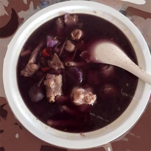 美味的排骨炖紫薯