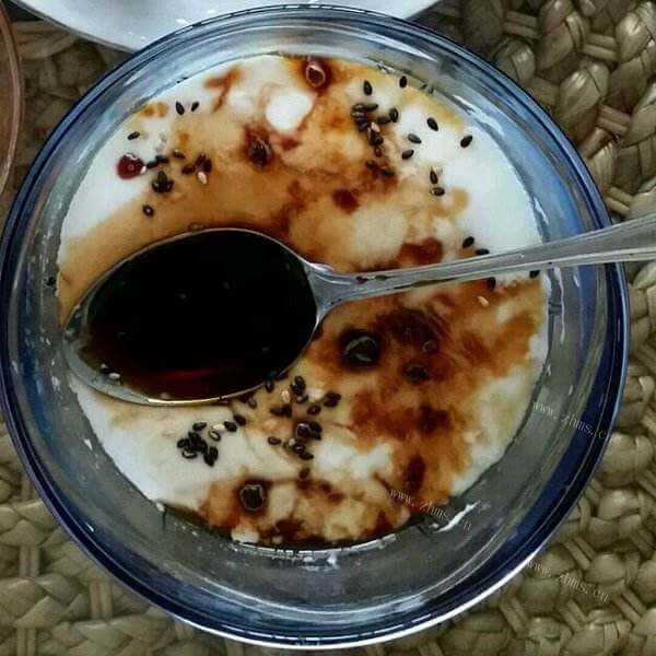 香甜可口的姜汁红糖豆腐花