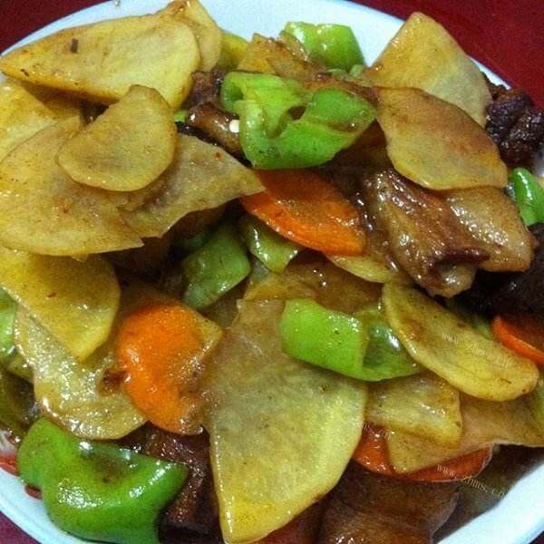 酸辣的鲊广椒炒土豆片
