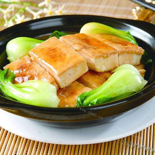 美味的鲫鱼煲豆腐