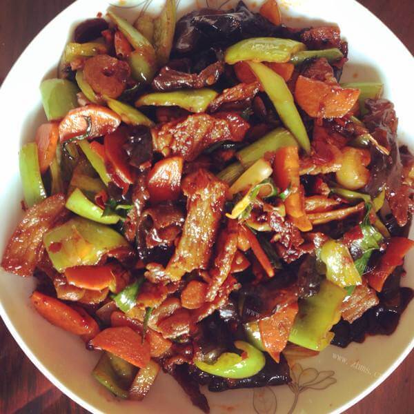让人怀念的三色回锅肉