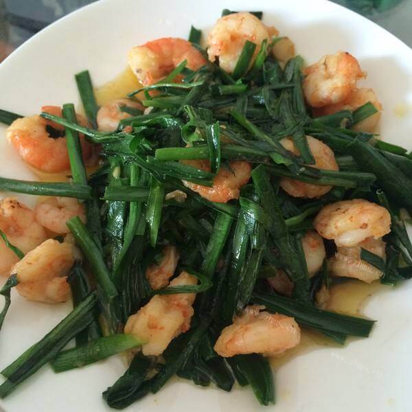 虾仁韭菜花炒乌冬