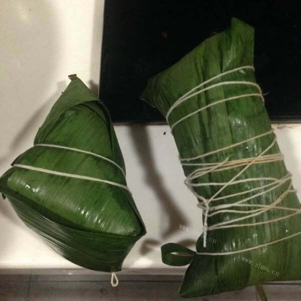 美味的咸蛋黄培根粽子