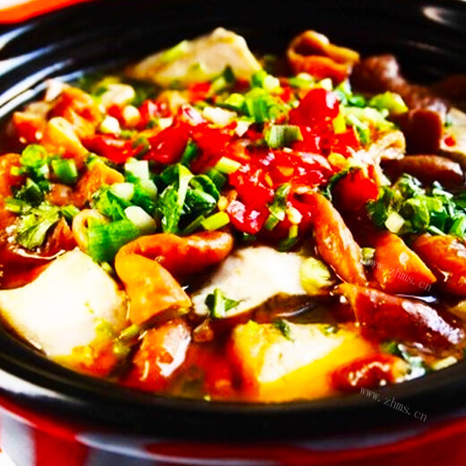家常土豆肥肠煲