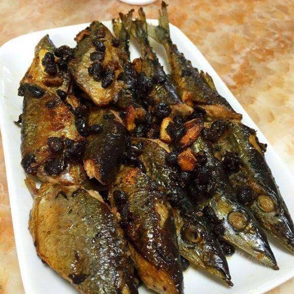 美味的豆豉煎秋刀鱼