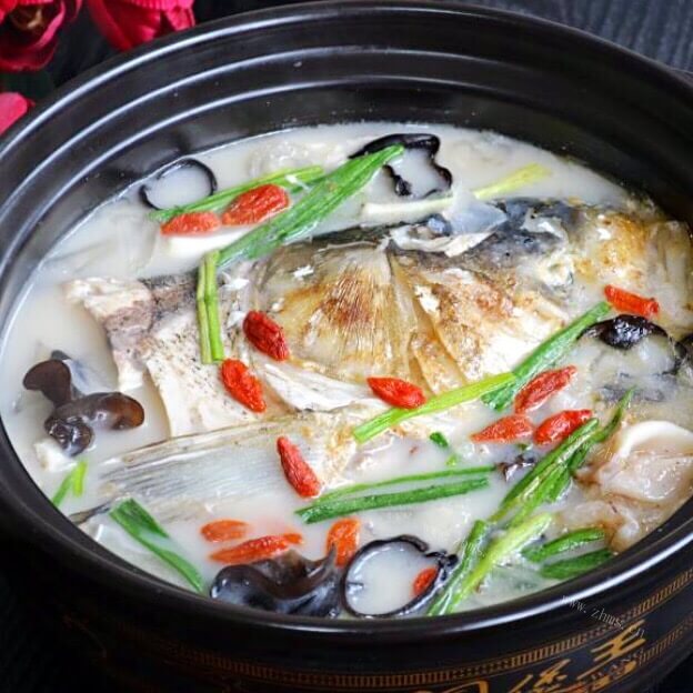 美味鲢鱼头粉皮煲
