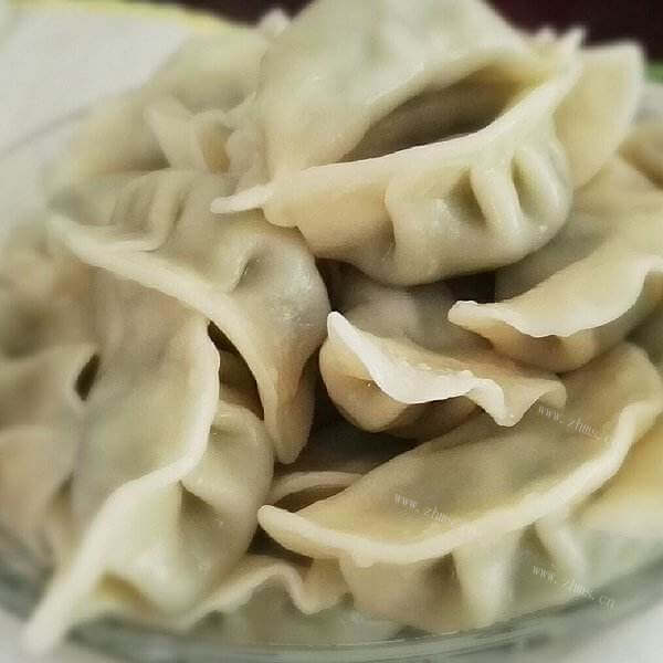 好吃的酸菜肉餡水餃