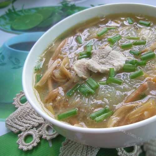 美味可口的杂丸粉丝汤