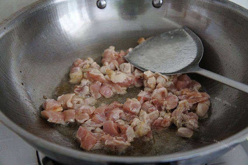 自制黄咖喱鸡肉饭做法图解4)