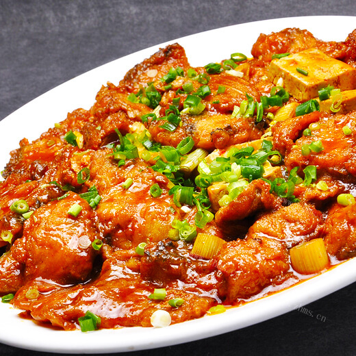 美味的毛豆烧鱼块
