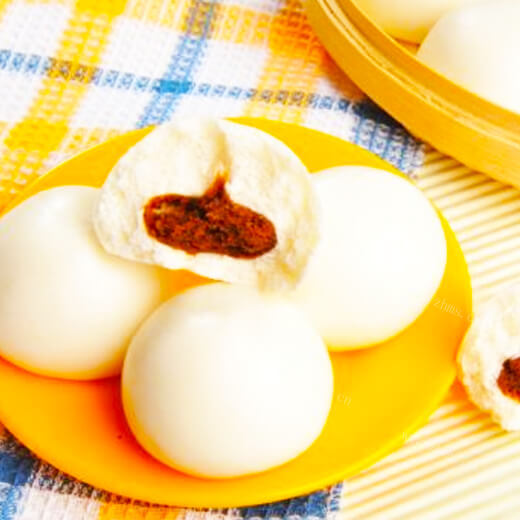 好吃的奶油豆沙包
