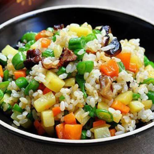 美味的土豆红萝卜饭